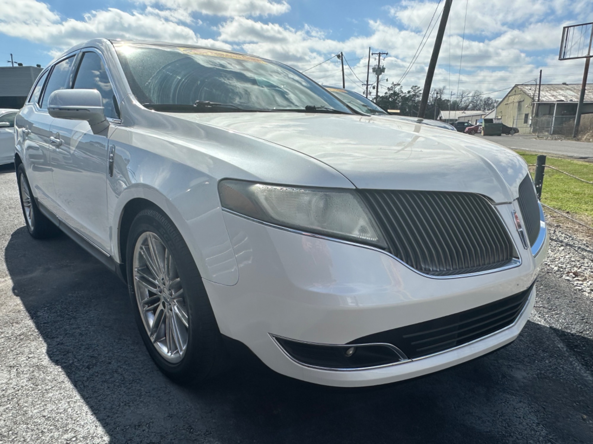 photo of 2013 Lincoln MKT 3.5L with EcoBoost AWD